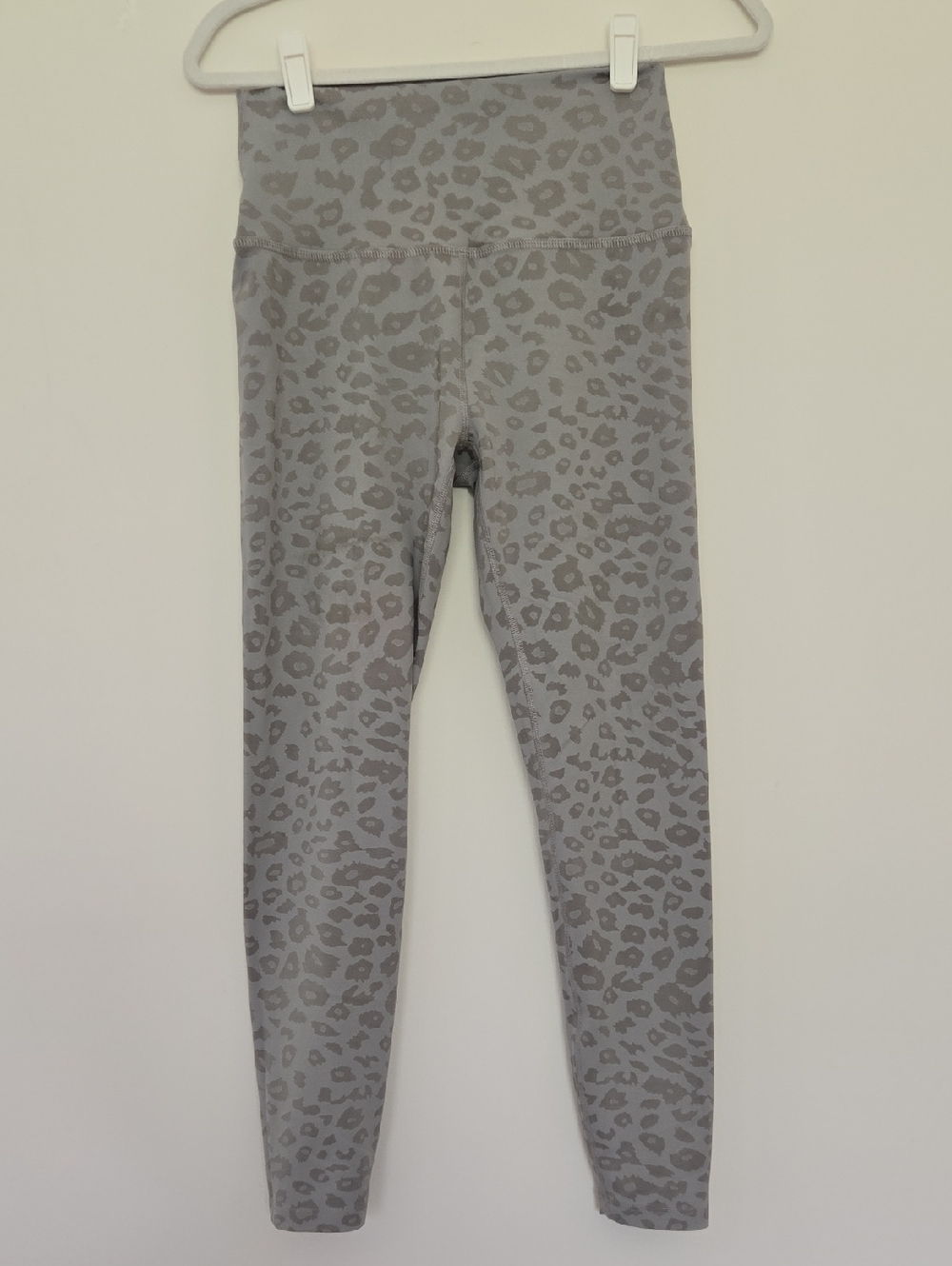 Beyond Yoga Grey Leopard Print Leggings - High Waist Athletic Activewear Medium